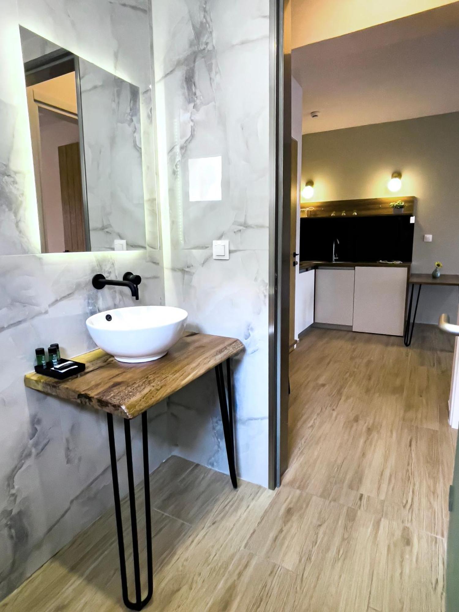 Athonite All Seasons Luxury Suites อิเอริสโซส ภายนอก รูปภาพ