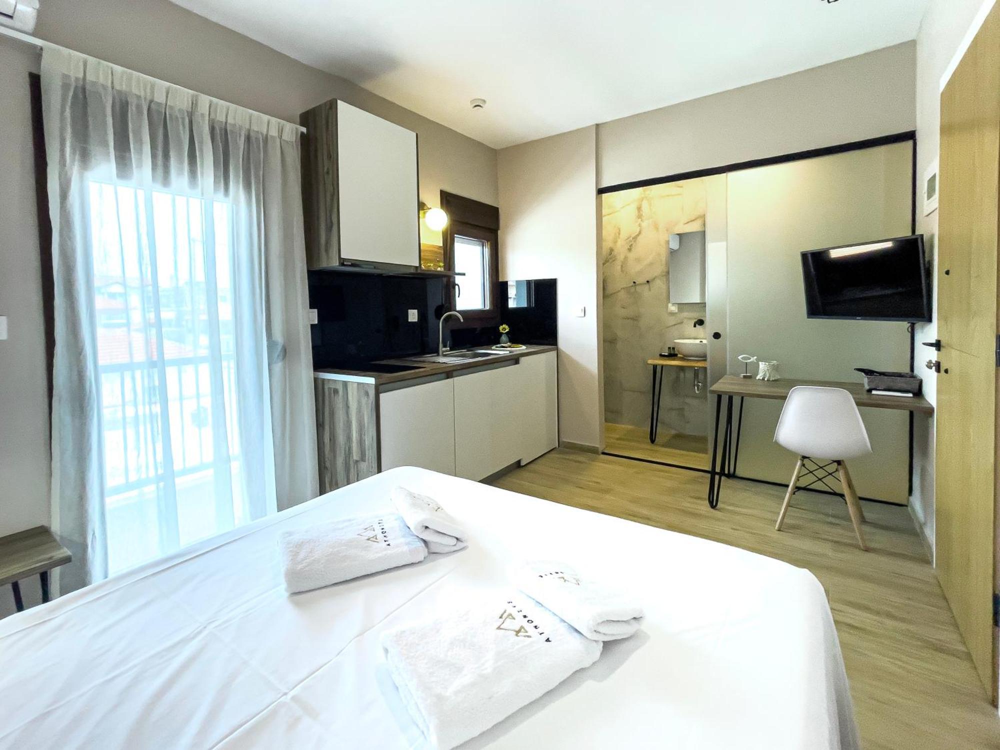 Athonite All Seasons Luxury Suites อิเอริสโซส ภายนอก รูปภาพ